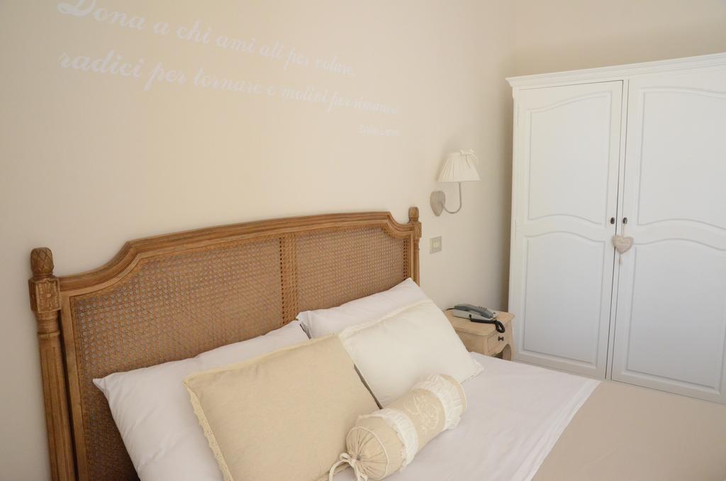 Hotel Monique تّشيرفييا الغرفة الصورة
